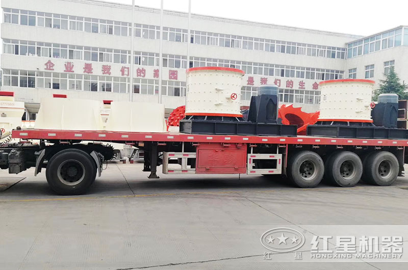 小型復(fù)合破裝車(chē)發(fā)貨現(xiàn)場(chǎng)